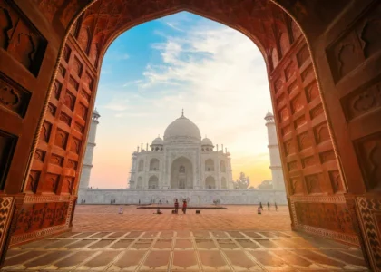 Taj Mahal at sunrise in Agra, Uttar Pradesh, India